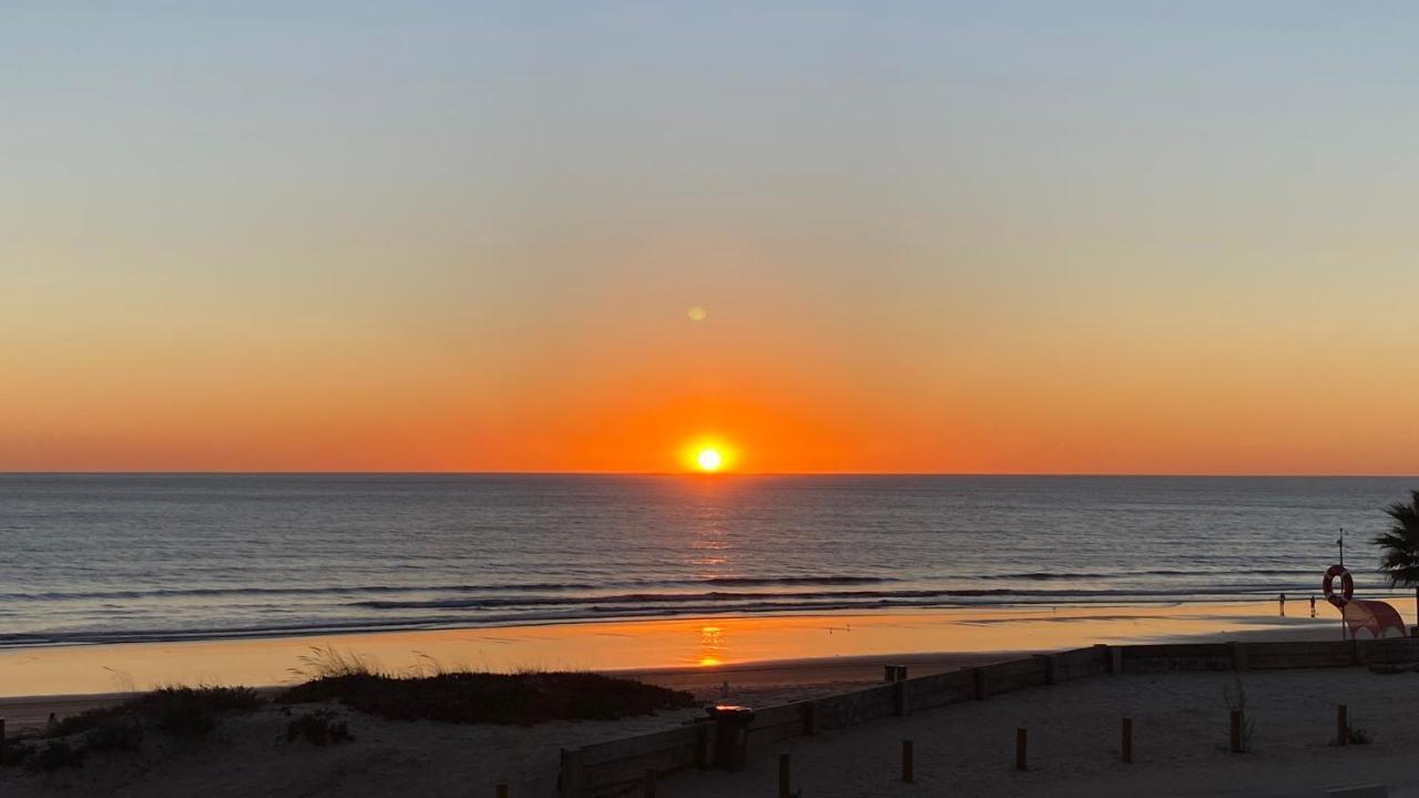 Rock'S Beach Spot Front Costa de Caparica Luaran gambar