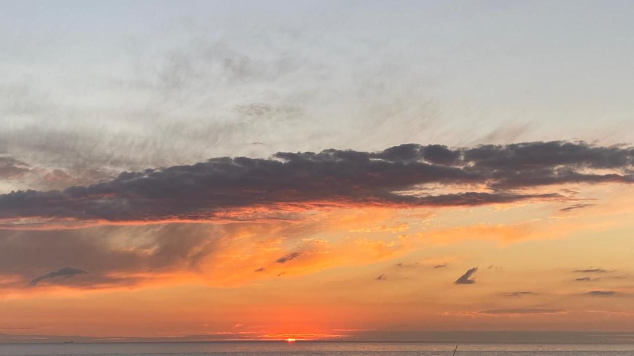 Rock'S Beach Spot Front Costa de Caparica Luaran gambar