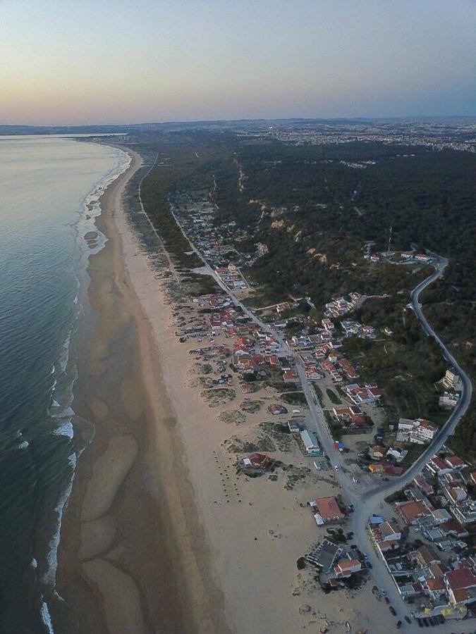 Rock'S Beach Spot Front Costa de Caparica Luaran gambar